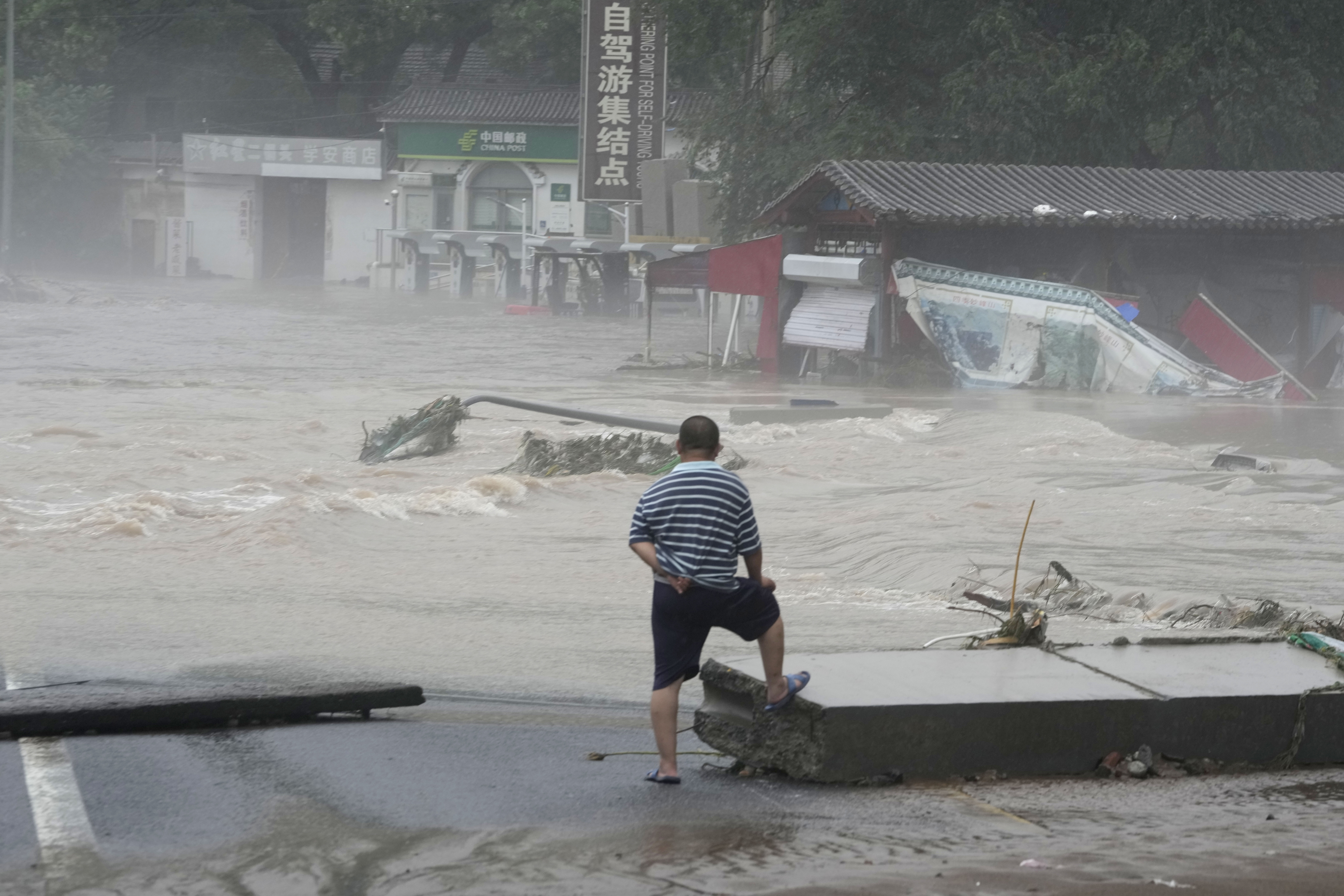 Κίνα: Σε «κόκκινο συναγερμό» για πλημμύρες από υπερχείλιση ποταμών